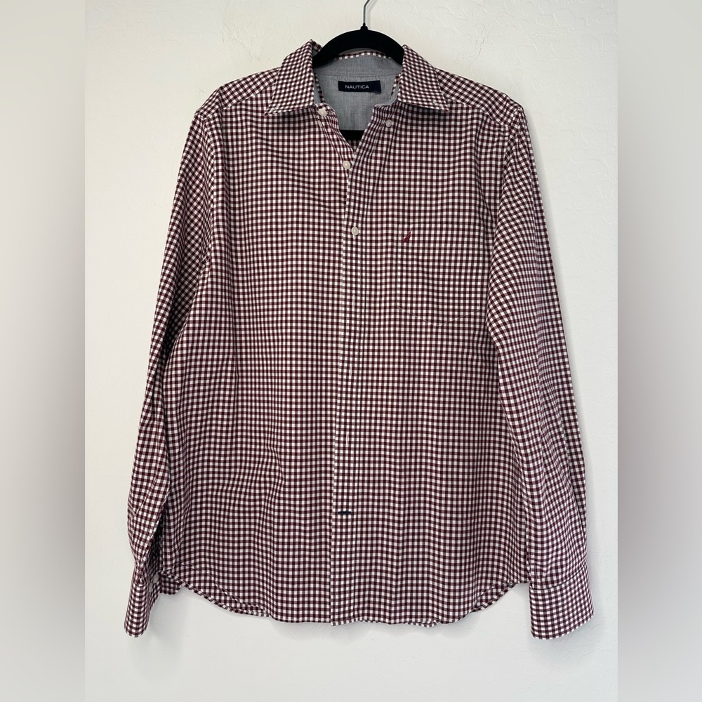 Nautica Burgundy Gingham Button Down size Large